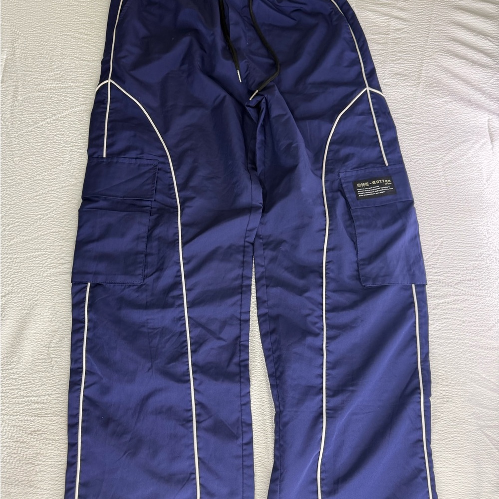 ONE-8TTE Men's Blue Track Pants Size L 100% Polyester White Piping Cargo Pockets